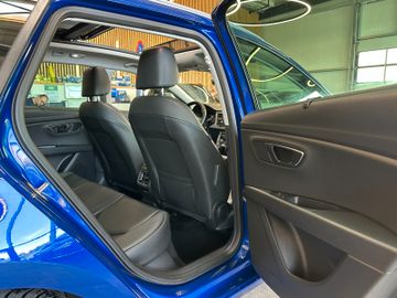 Seat Leon ST *Keyless*Pano*SpurHT*AHK*LED*Ambiente*
