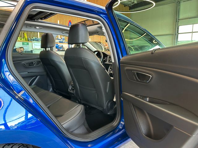 Seat Leon ST *Keyless*Pano*SpurHT*AHK*LED*Ambiente*