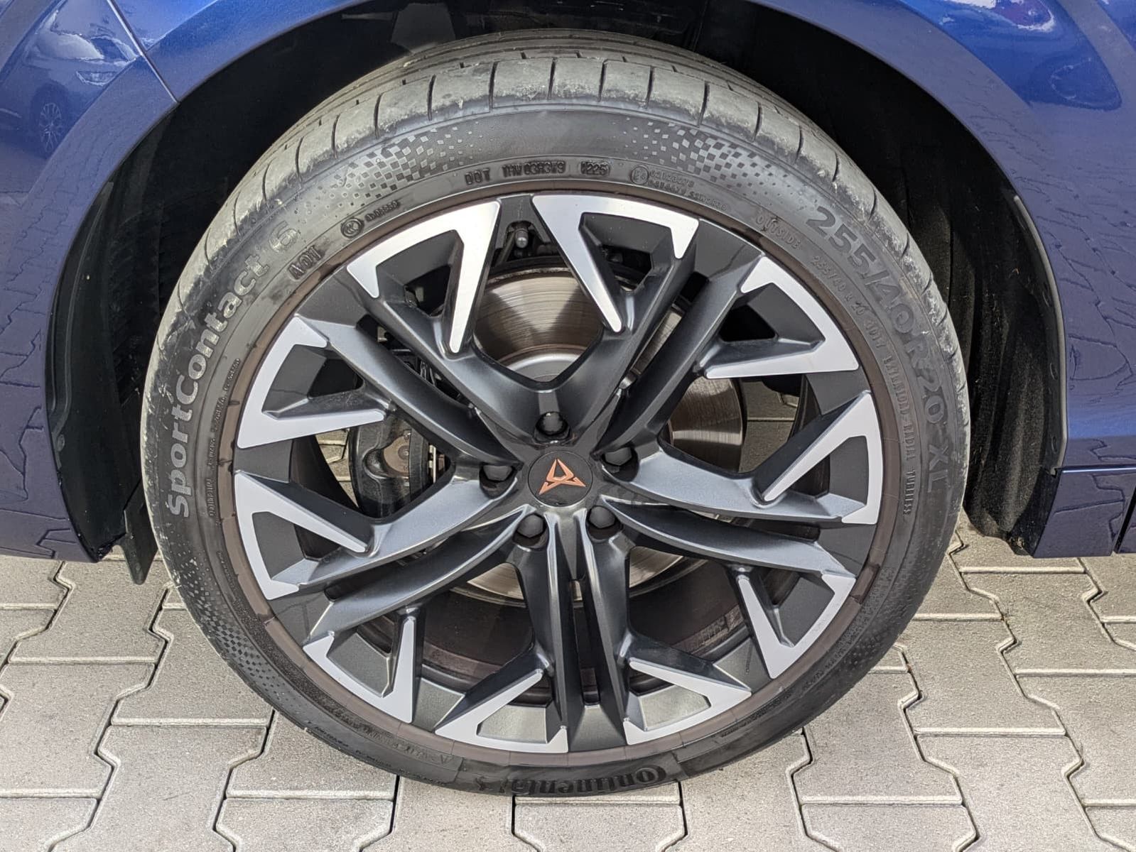 Fahrzeugabbildung CUPRA Terramar 2.0 TSI 4D VZ HUD*MATRIX*PANO*DCC*20"