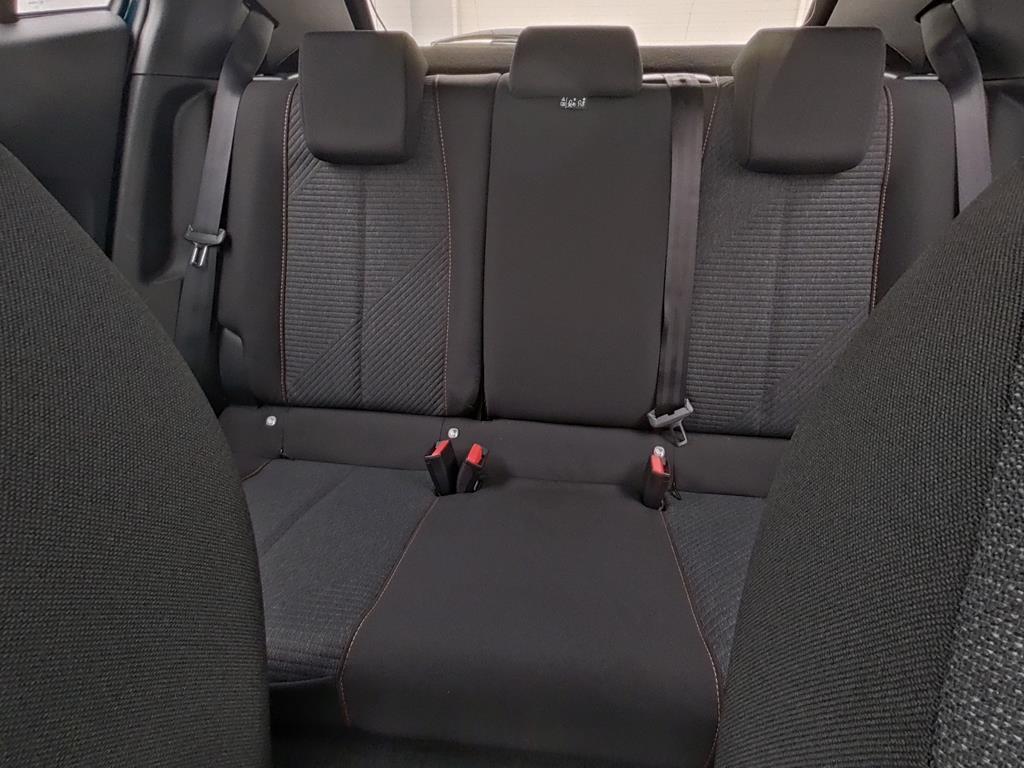 Peugeot 2008 BUSINESS HYBRID 145 e-DSC6