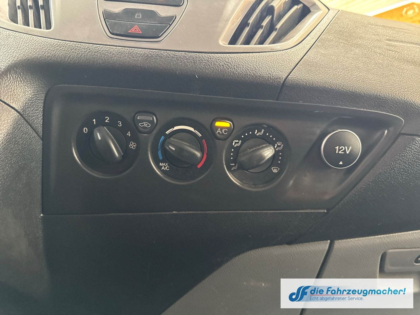 Fahrzeugabbildung Ford Transit Custom Kasten 290 L1 Trend Berganfahra