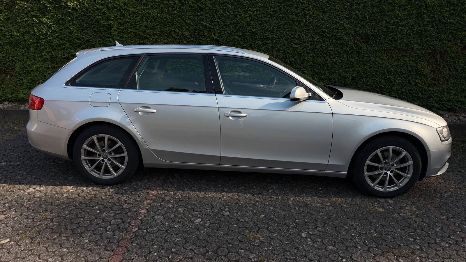 Audi A4 2012 — photo 7