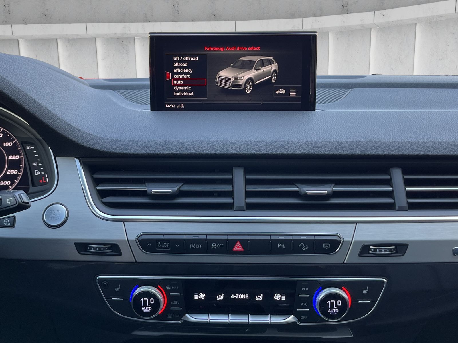Fahrzeugabbildung Audi Q7 50TDI quattro*2x S-line*7-Sitzer*HuD*Pano**
