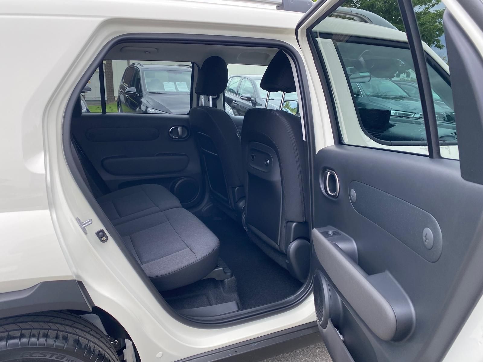 Fahrzeugabbildung Hyundai INSTER Elektro 85 kW APP+KLIMA+ACC+KAMERA+17"Alu