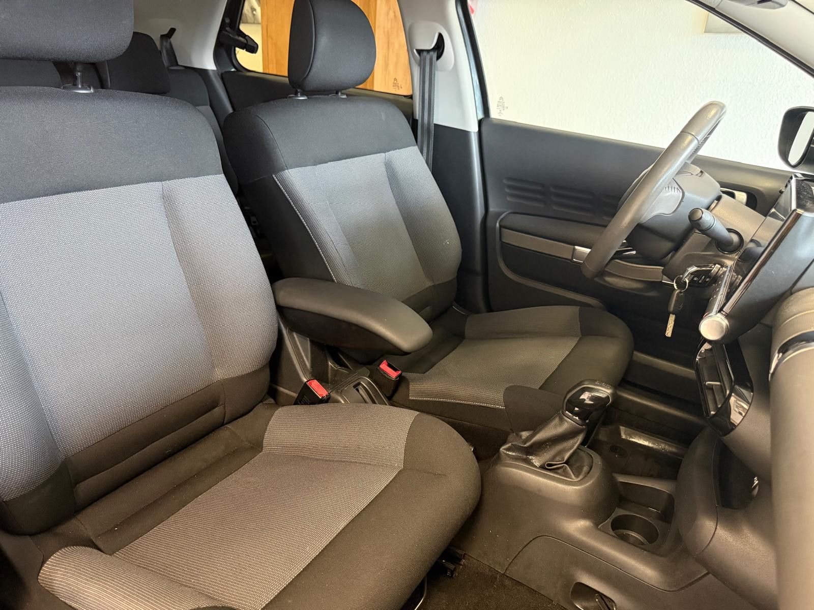 Fahrzeugabbildung Citroën C4 Cactus Shine/ KAMERA/NAVI/8.FACH BEREIFT