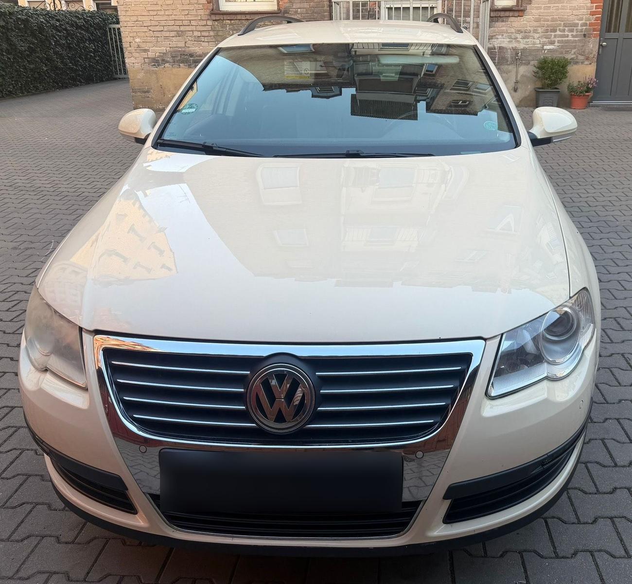 Volkswagen Passat 2011 — engine 150 HP (110kW)