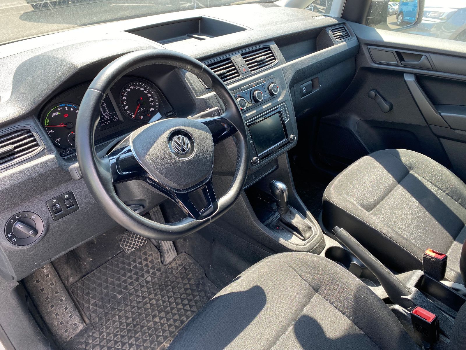 Fahrzeugabbildung Volkswagen Caddy Maxi ABTe Kasten Klima SHZ PDC Bi-Xenon