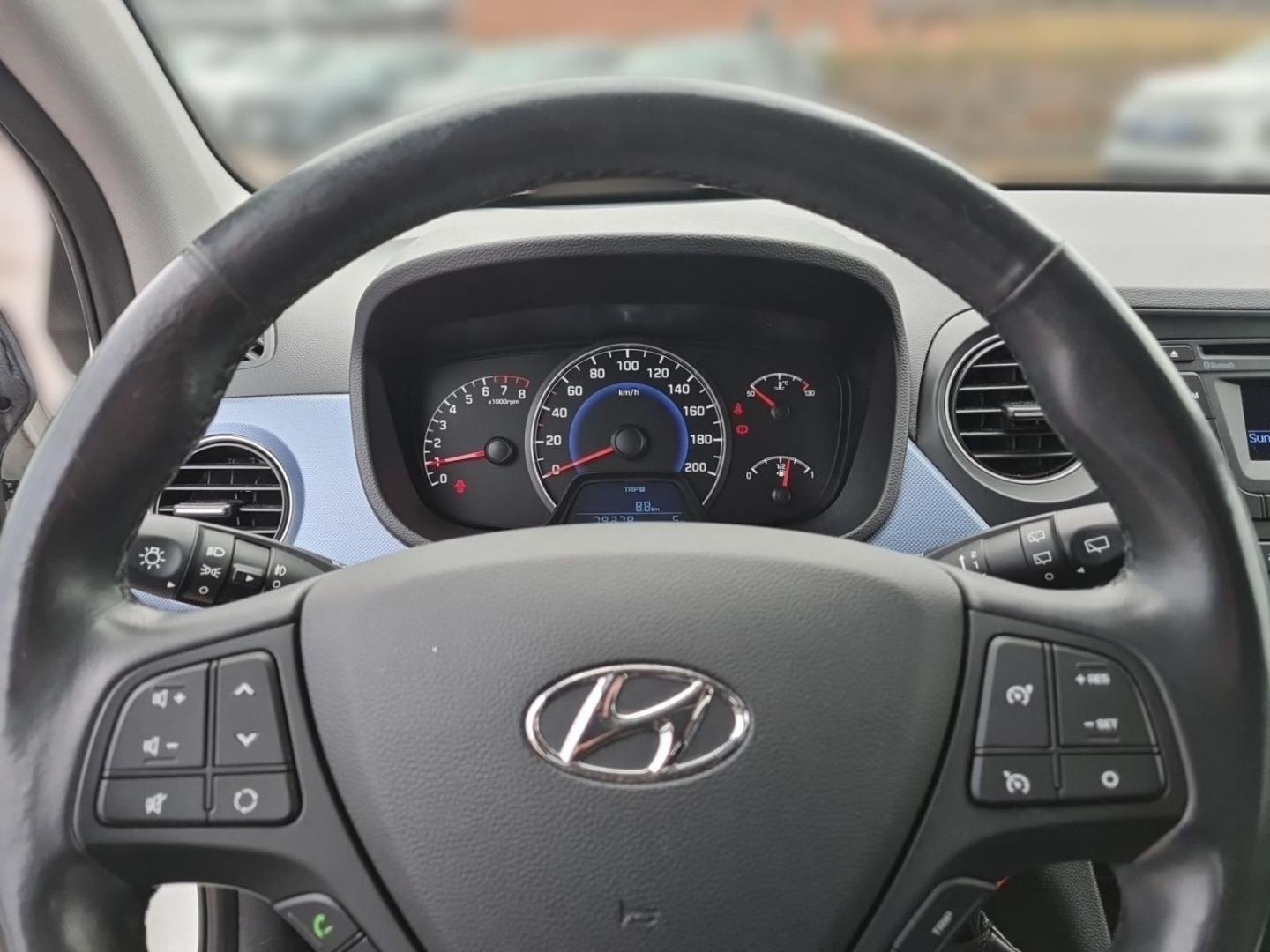 Hyundai i10 YES! 1.0 CLASSIC SILBER-P+ALLWETTER+KLIMA+SH