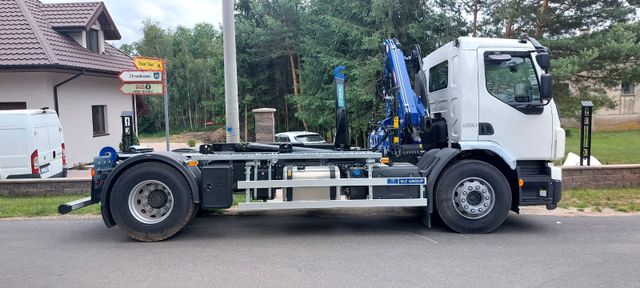 Volvo FE280 with crane