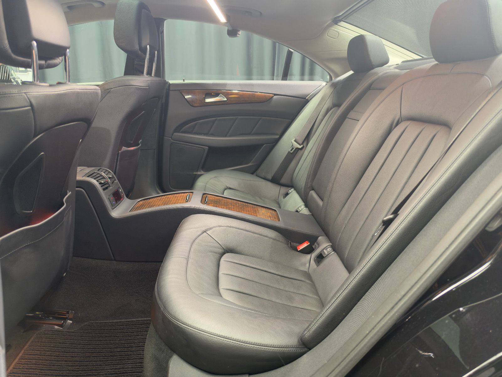Fahrzeugabbildung Mercedes-Benz CLS 500 |AMG-LINE|H/K|PANO|AIR-MATIC|DE-FZG