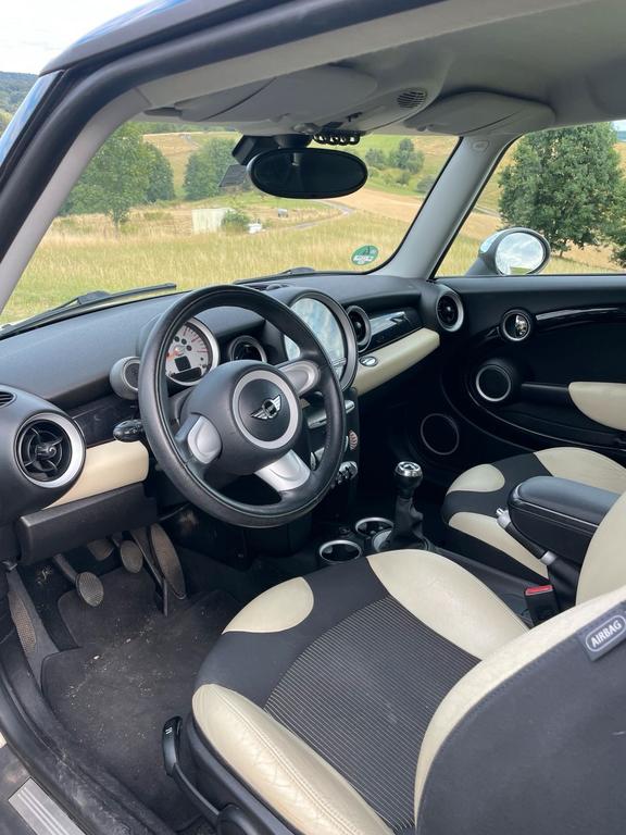MINI Cooper D