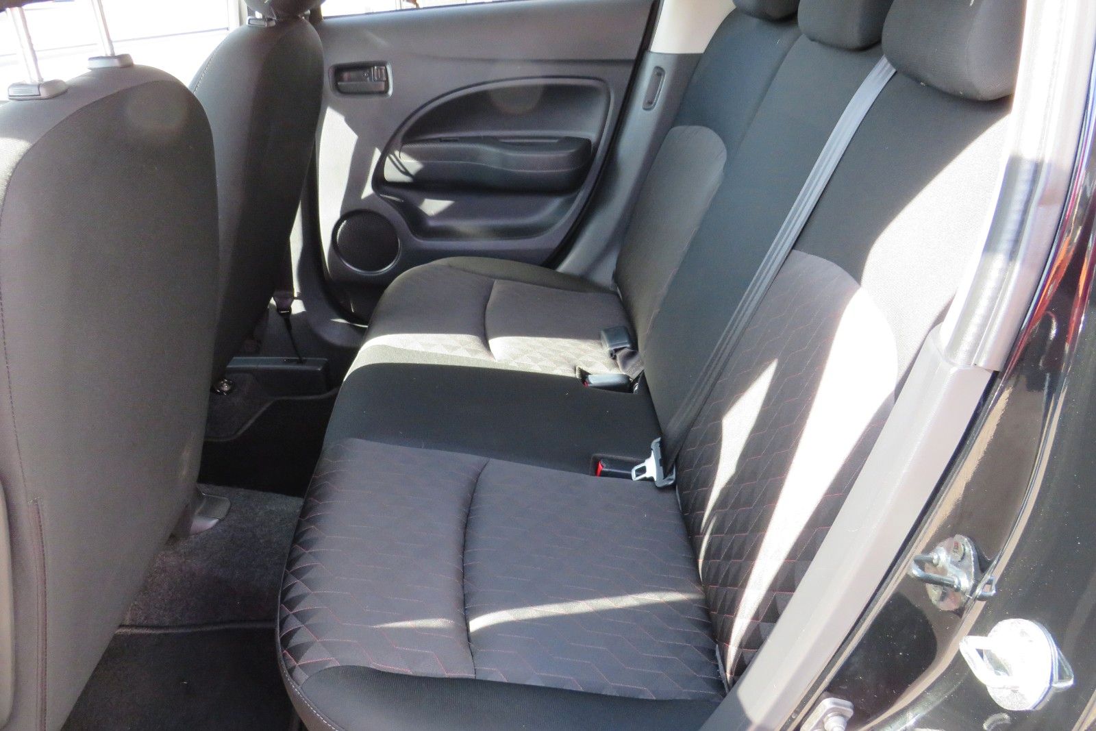 Fahrzeugabbildung Mitsubishi Space Star Edition SITZH. DAB KLIMA GRA ALU 1.HD