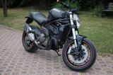 Ducati Monster 821 Black Stealth + Zubehör - Ducati Motorräder in Köln