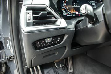 Fahrzeugabbildung BMW 320 d xDrive M Sport WINTERFREUDE LASER HUD 19''