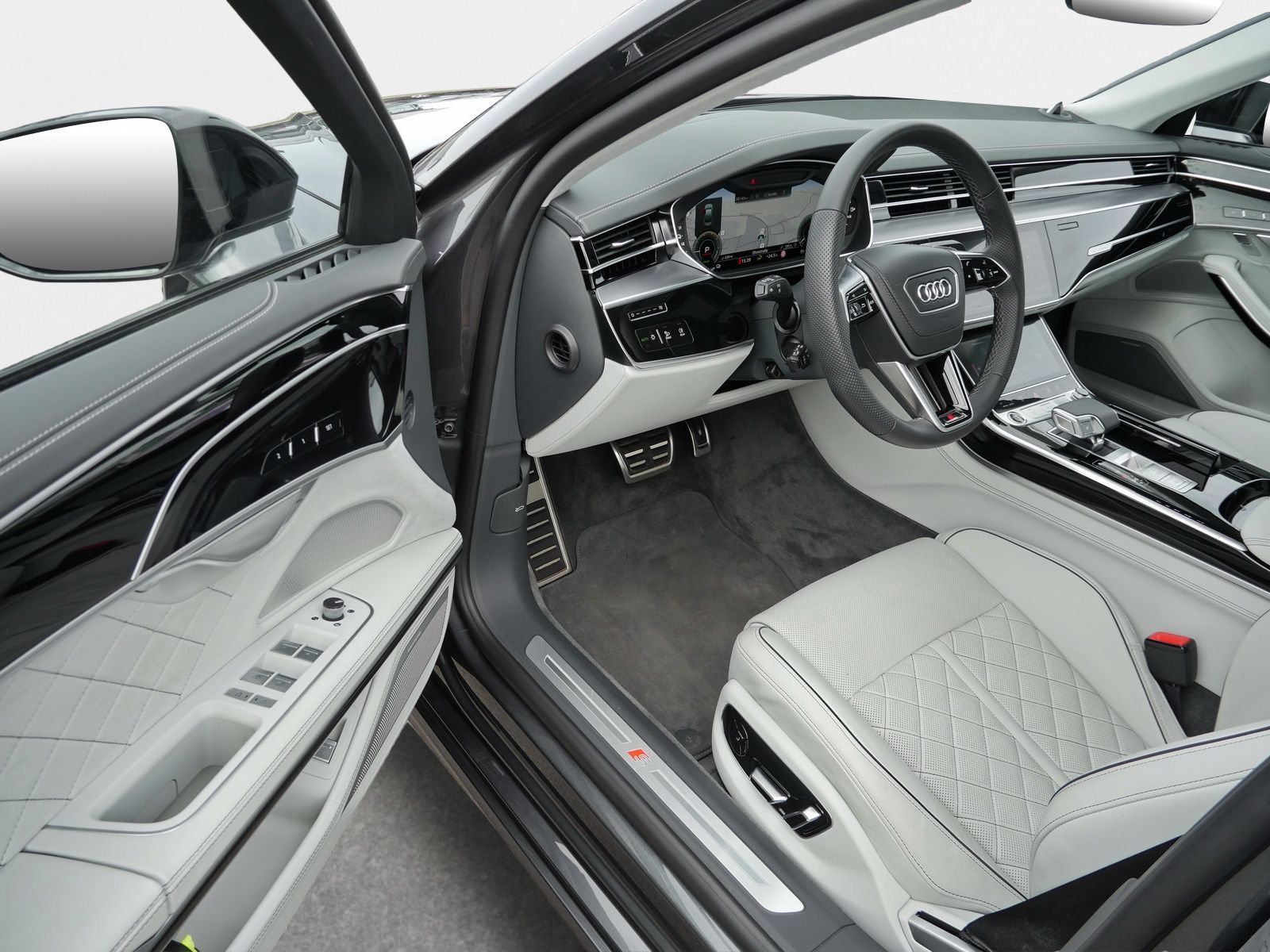 Audi A8 - Bild 15
