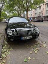 Mercedes-Benz E 280  ELEGANCE Elegance - Mercedes-Benz E 280: Limousine