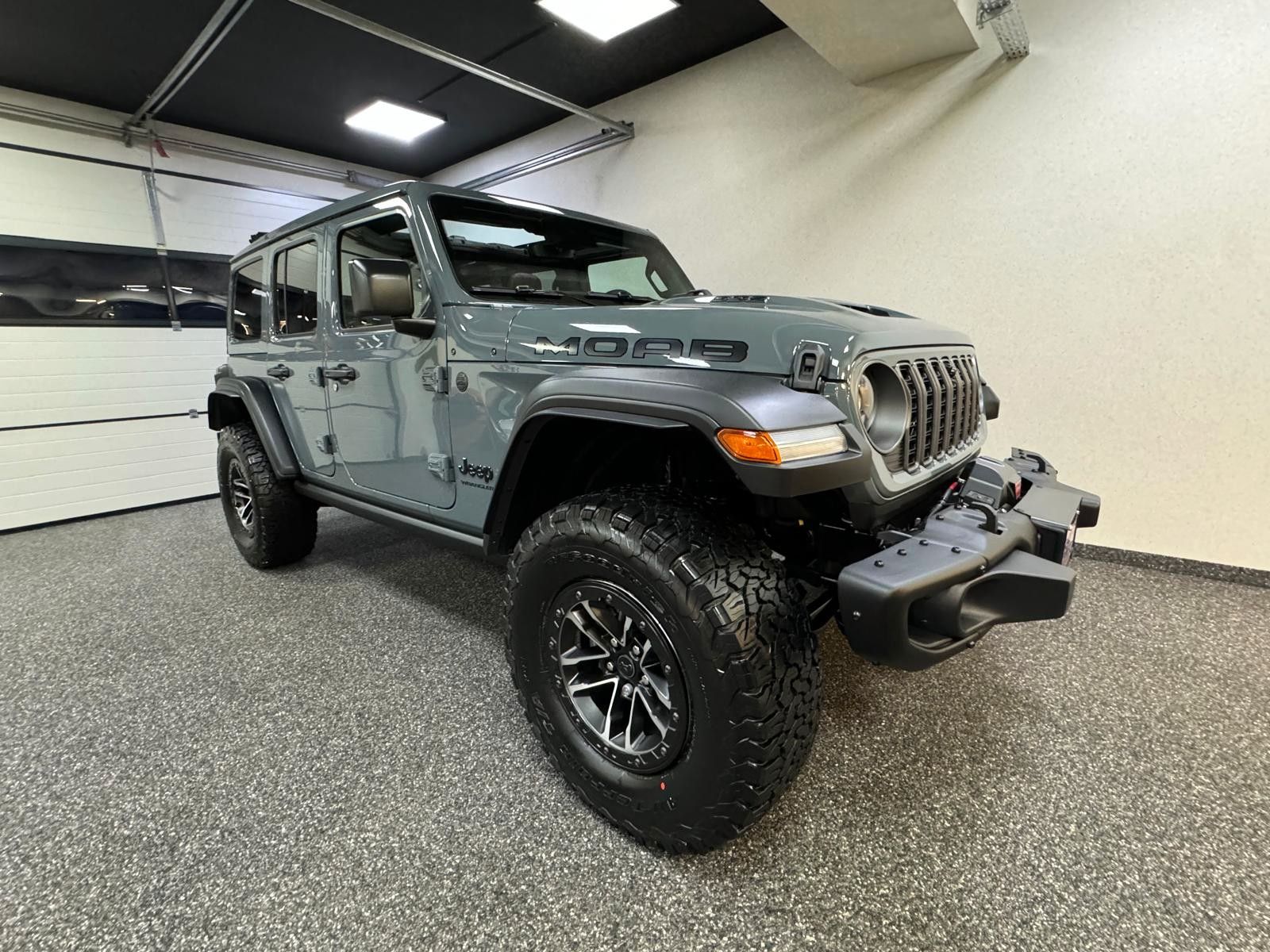 Fahrzeugabbildung Jeep MOAB 392-6.4L HEMI V8-WINDE-SKY ONE-35"