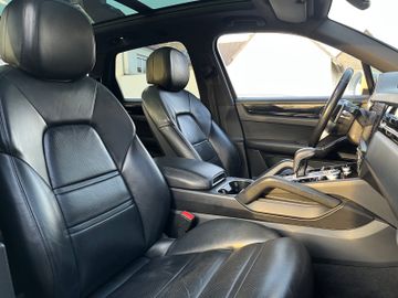 Porsche Cayenne - 11