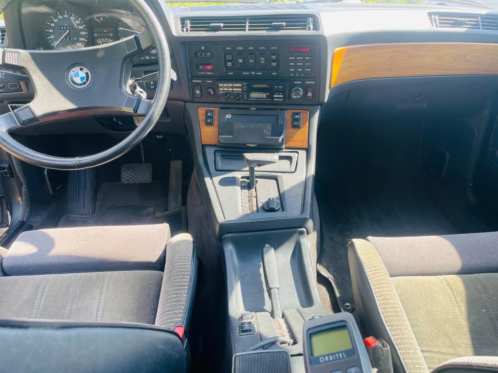 BMW 745