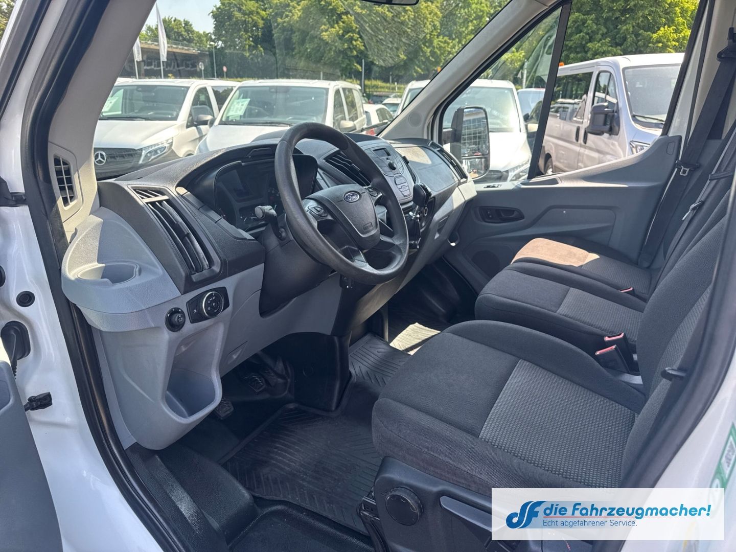 Fahrzeugabbildung Ford Transit Pritsche 310 L2 Doppelkabine AHK Tel.-Vo