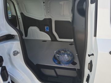 Bild 10 Ford Transit Courier BEV Trend Klimaautom LenkradHZG