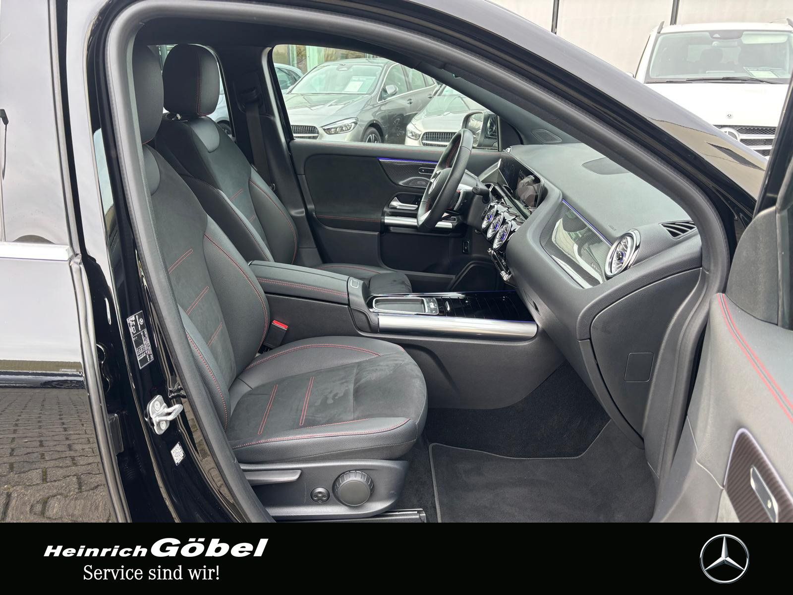 Fahrzeugabbildung Mercedes-Benz GLA 200 AMG*KAMERA*MULTIBEAM-LED*AMBIENTEBELEUT*