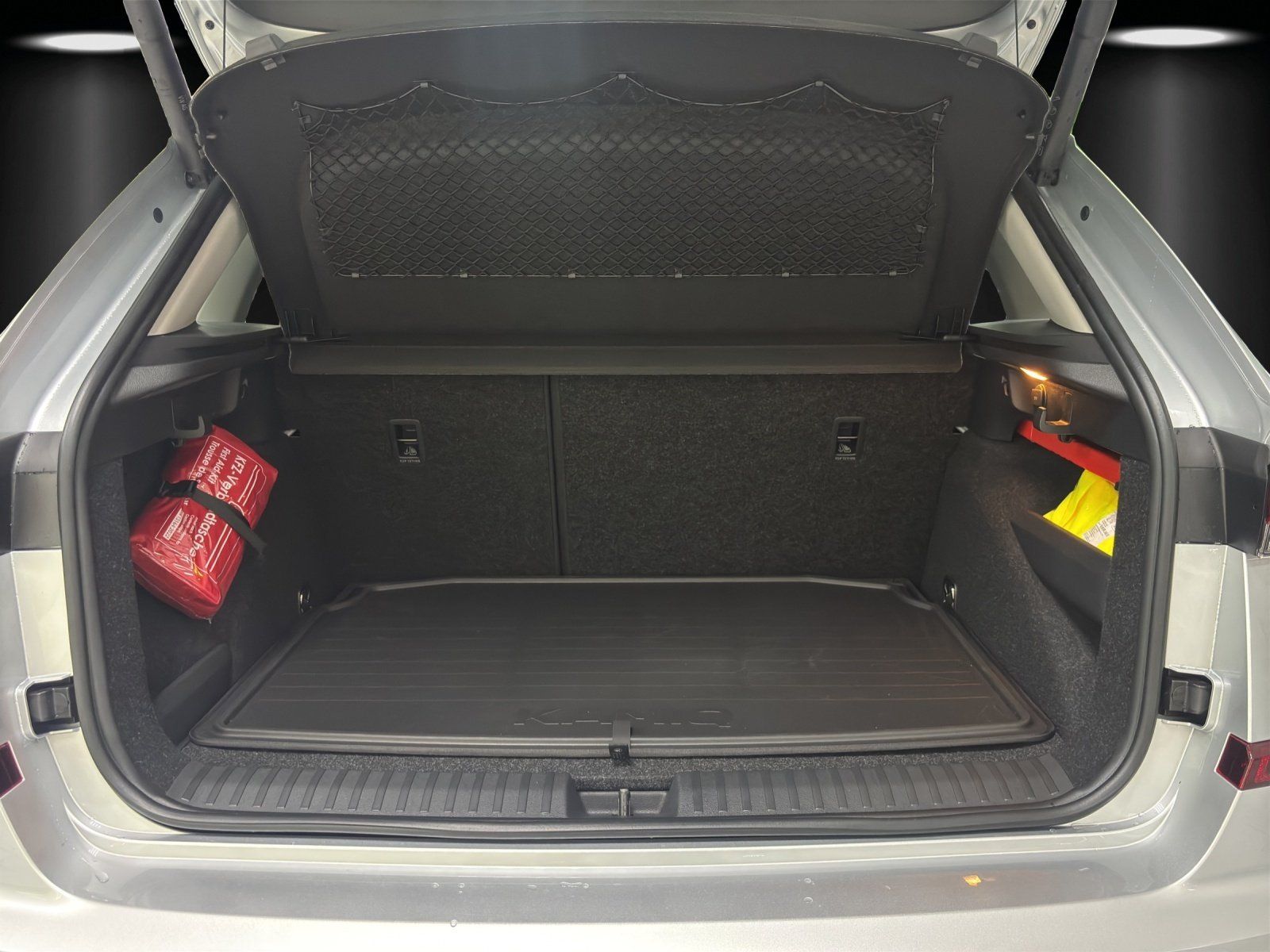 Fahrzeugabbildung SKODA Kamiq Tour 1,0 TSI 85 kW