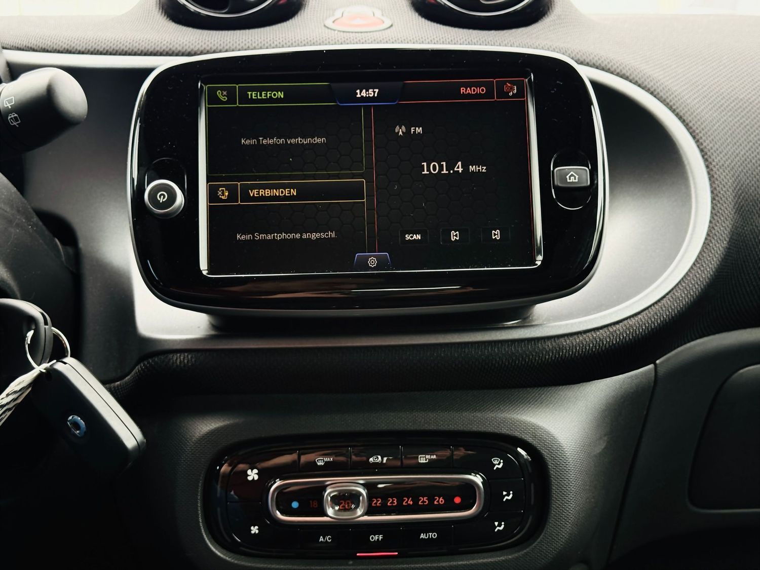 Fahrzeugabbildung Smart forTwo EQ EXCLUSIVE, Winter, LED, PTS, RFK, Pano