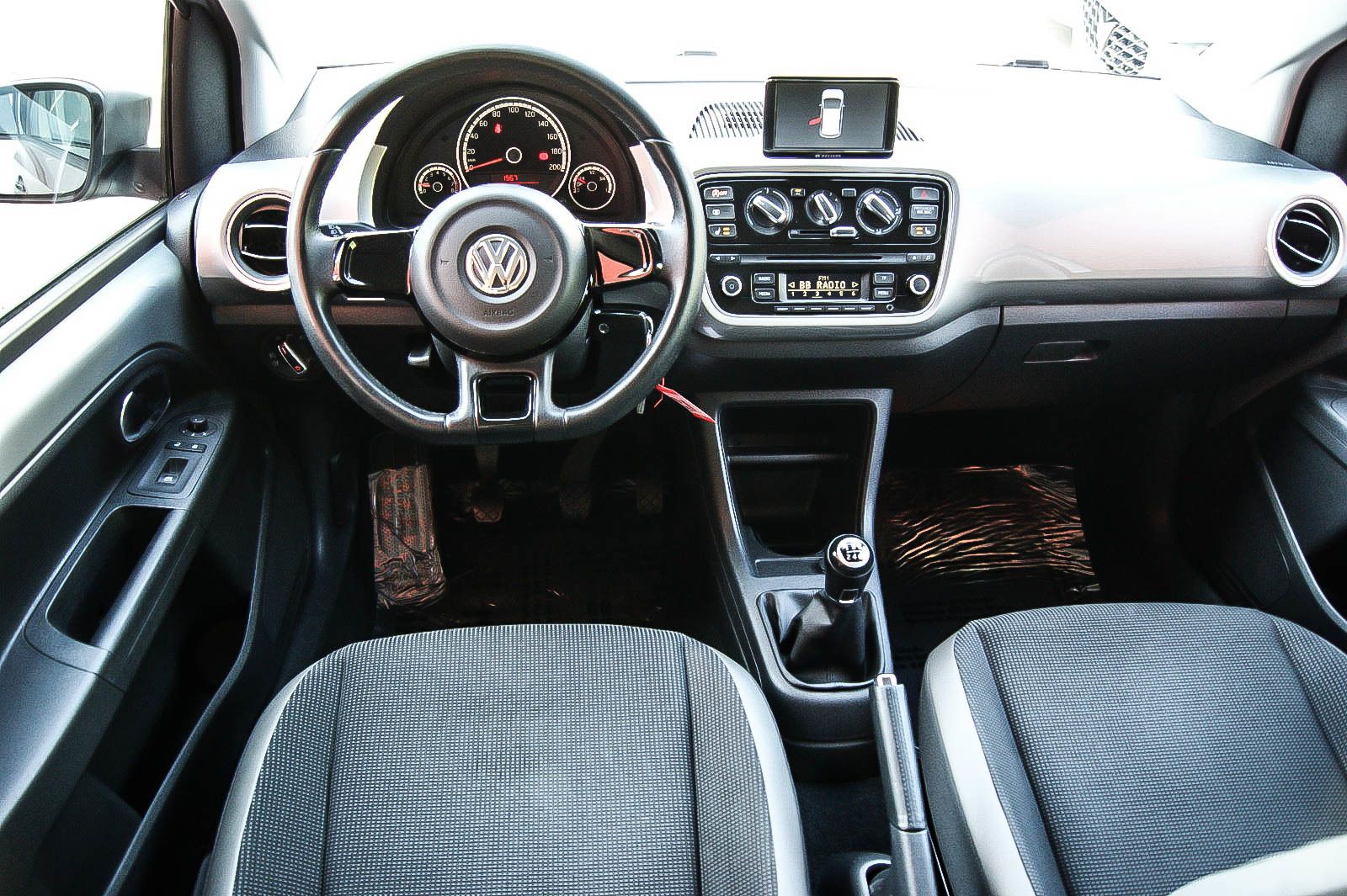 Fahrzeugabbildung Volkswagen up! high up BMT NAVIGATION KLIMA SITZHEIZUNG ALU