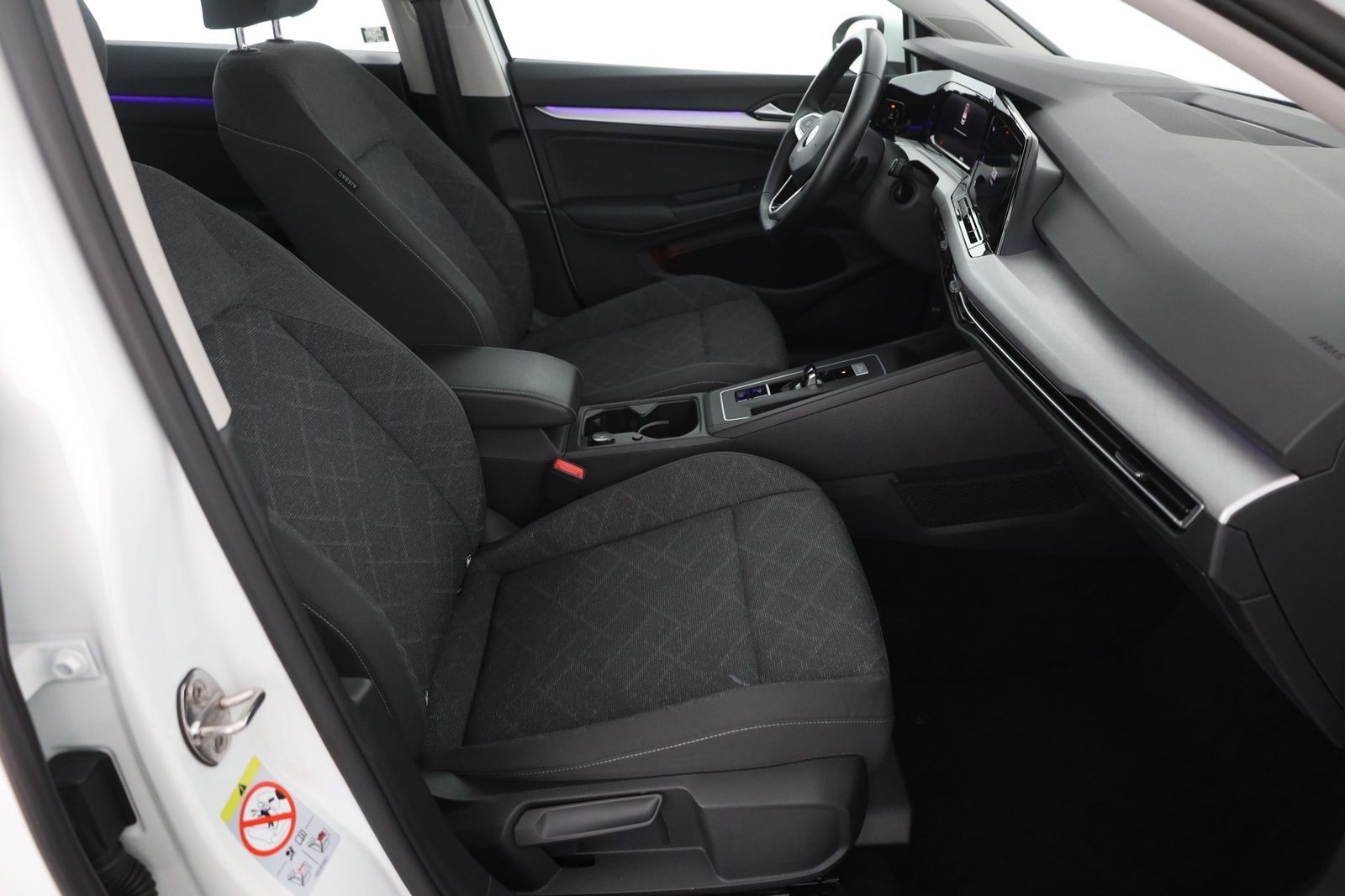 Volkswagen Golf VIII 1.0 eTSI DSG Life LED Navi ACC DAB foto 23