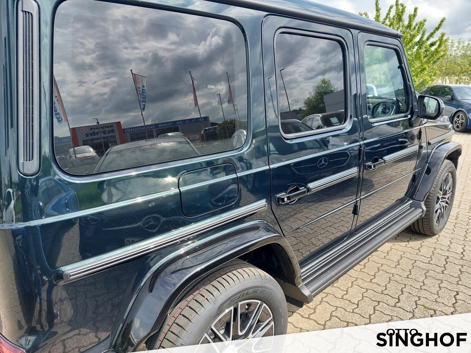 Fahrzeugabbildung Mercedes-Benz G 450 d AMG +Superior+AHK+Night+dyn.LED+360°+