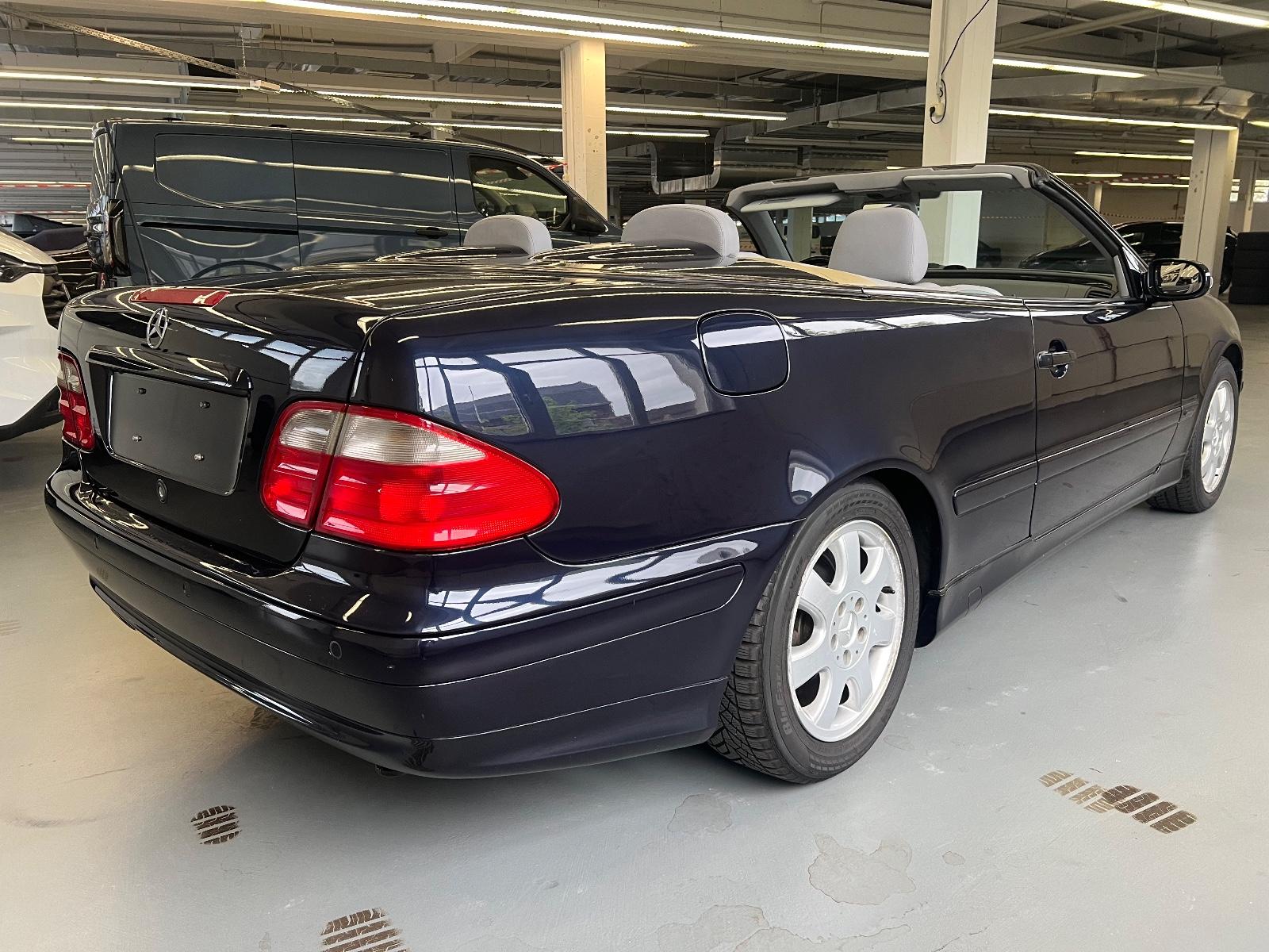 Mercedes-Benz CLK 200 KOMPRESSOR AVANTGARDE+PDC+SHZ+LEDER