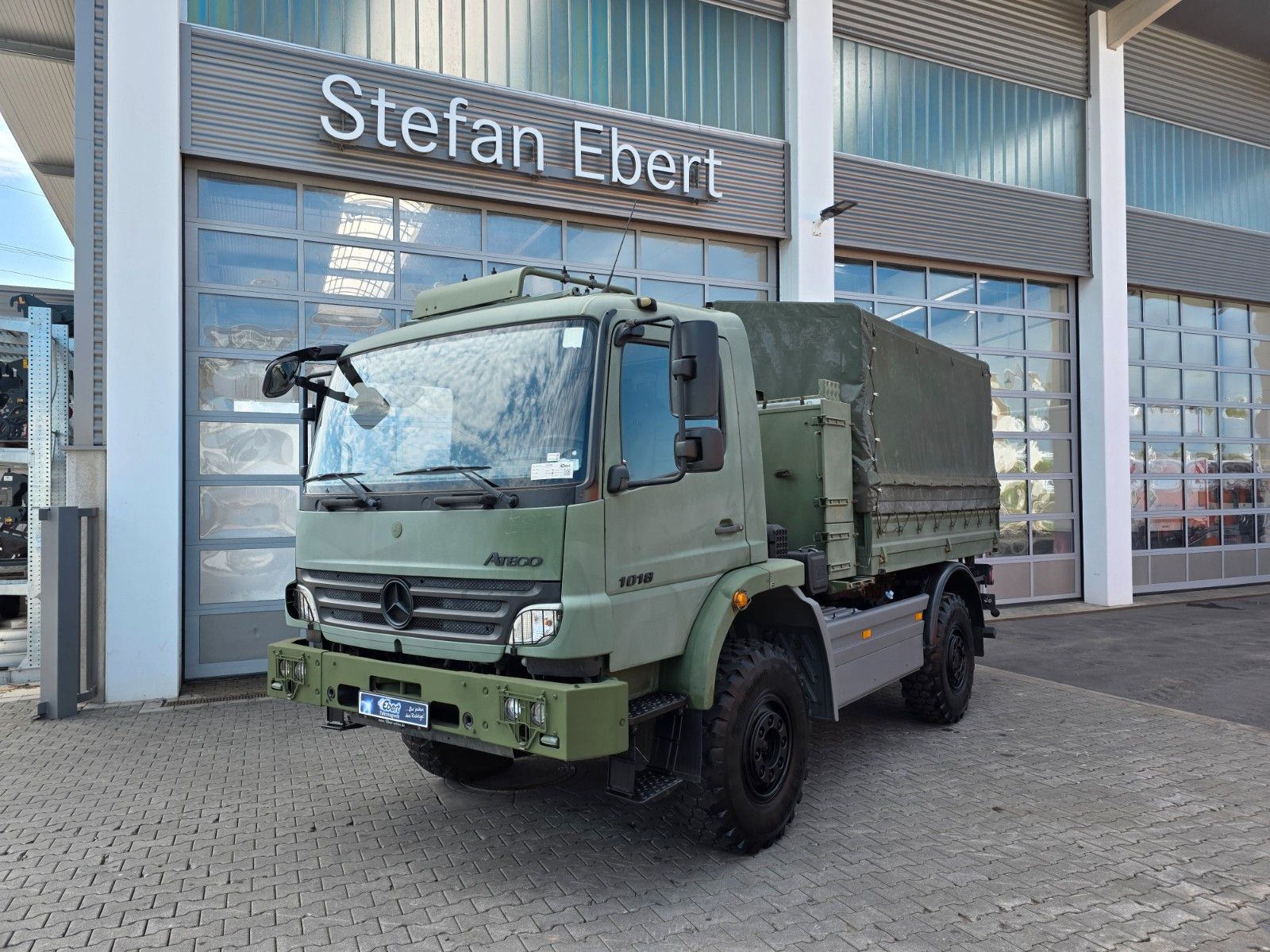 Fahrzeugabbildung Mercedes-Benz Atego 1018 A 4x4 Pritsche Plane mehrfach vorh.