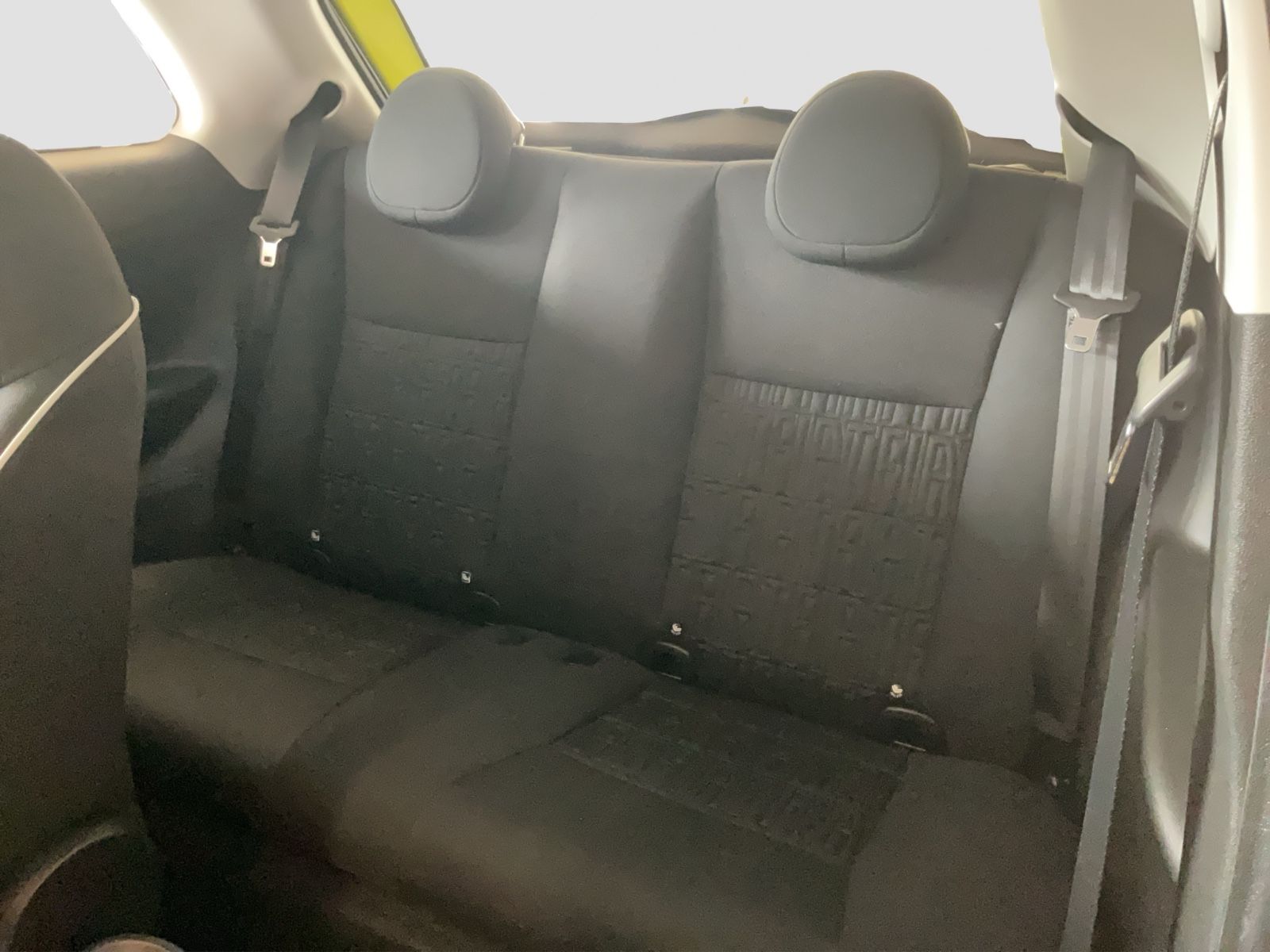Fahrzeugabbildung Fiat 500e 23,8 kWh + Ganzjahresreifen