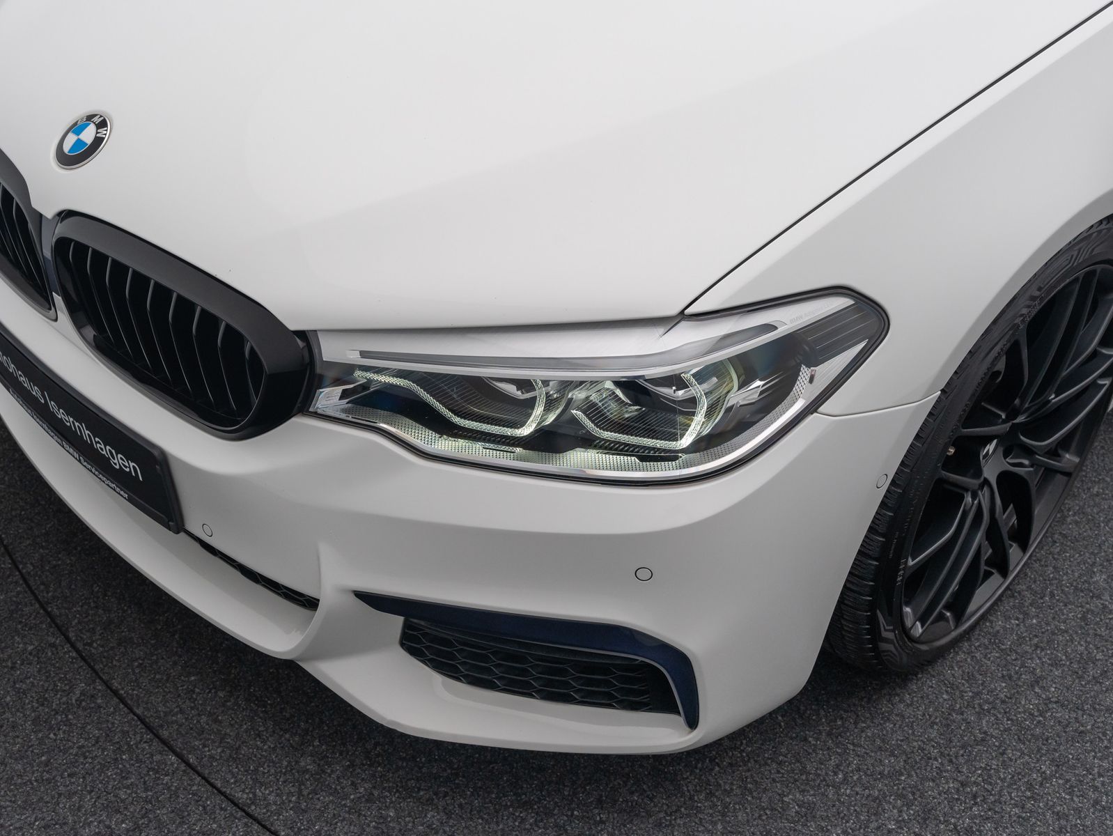 Fahrzeugabbildung BMW 520d M Sport HUD HiFi Panorama 20" Motorschaden!