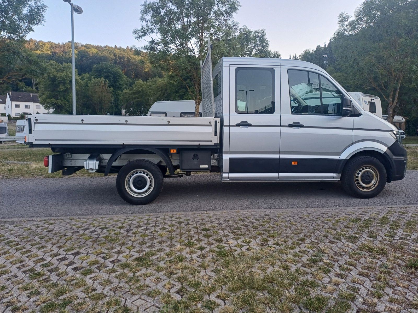 VW Crafter Pritsche35 DOKA mittellang Klima*AHK*SHZ