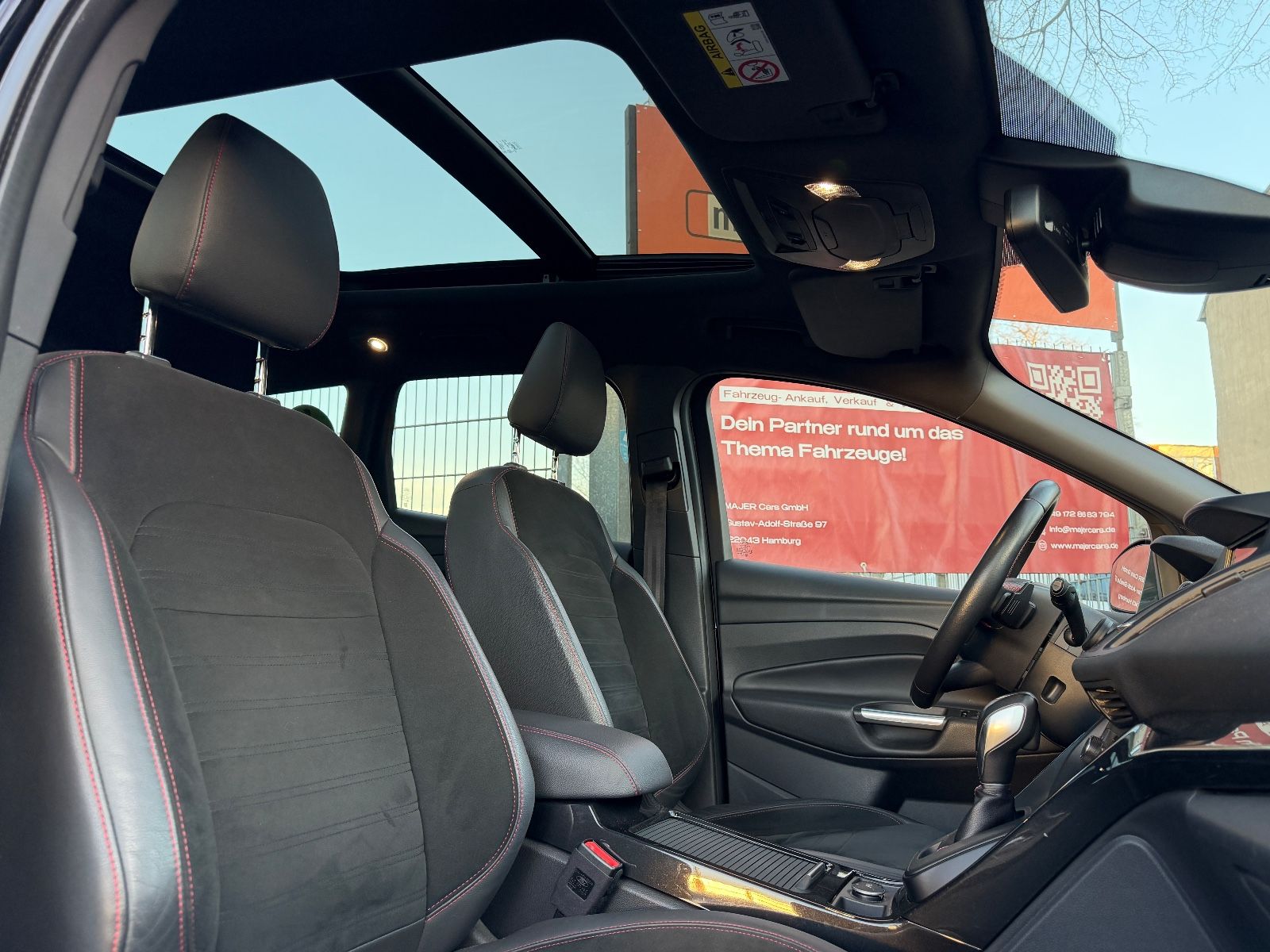 Fahrzeugabbildung Ford Kuga ST-Line ALLRAD*PANO*ALCANTARA*AHK*