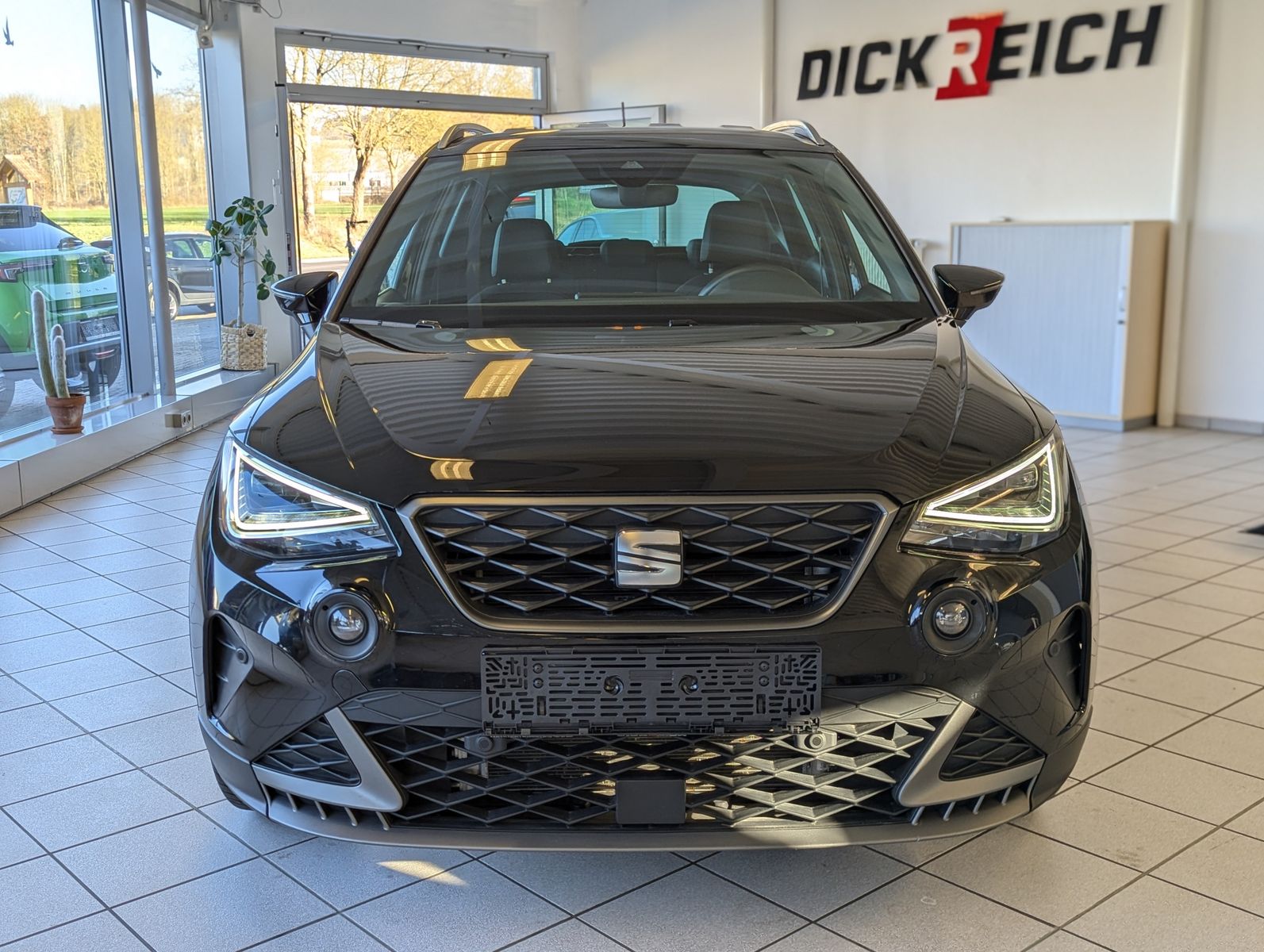 Fahrzeugabbildung SEAT Arona 1.5 TSI DSG FR LED ACC Cam Dinamica AHK 18
