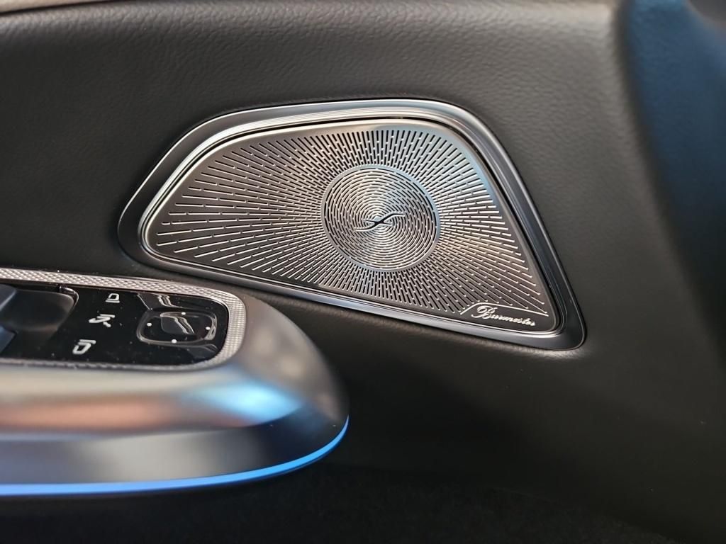 Fahrzeugabbildung Mercedes-Benz E 200 4M Limousine ++AMG+AHK+21''ZOLL+PANO+HEAD+