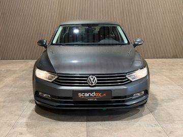 Volkswagen Passat - 8