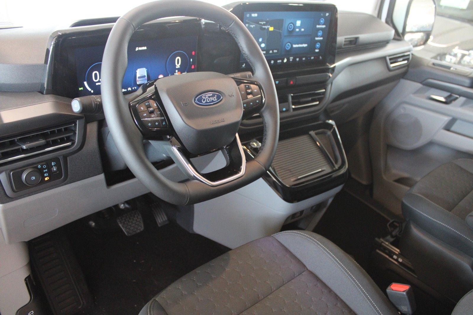 Fahrzeugabbildung Ford Tourneo Custom Titanium Automatik Technologie5