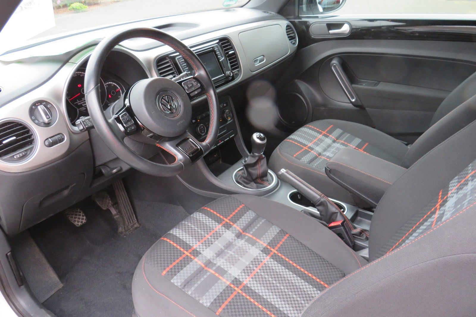 Fahrzeugabbildung Volkswagen Beetle Lim. Club XENON NAVI APP-CONNECT PDC 18`