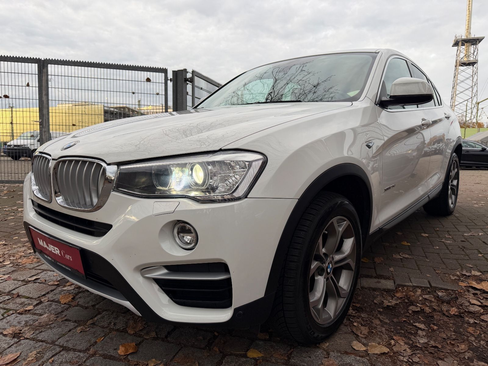 Fahrzeugabbildung BMW X4 xDrive 20 d xLine*BIXEN*TEILLEDER*PDC*NAVI*
