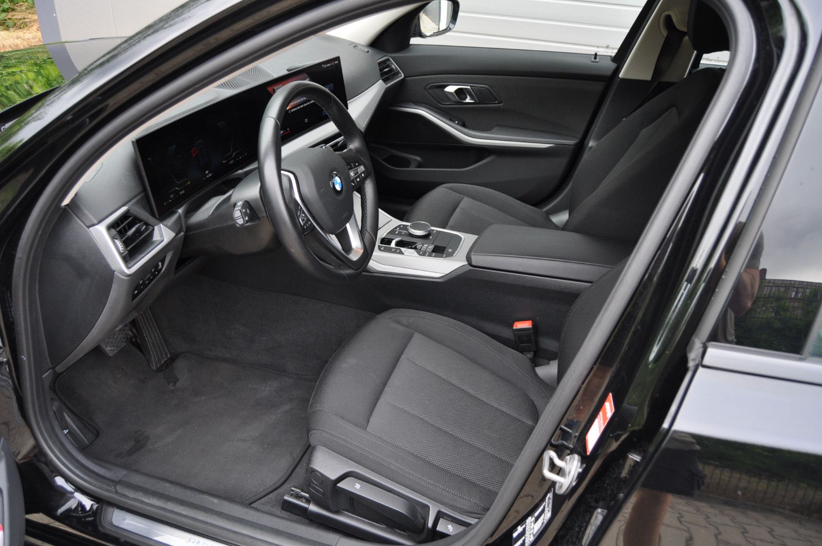 BMW 318i Touring Aut. LED Widescreen DAB Tempomat foto 9