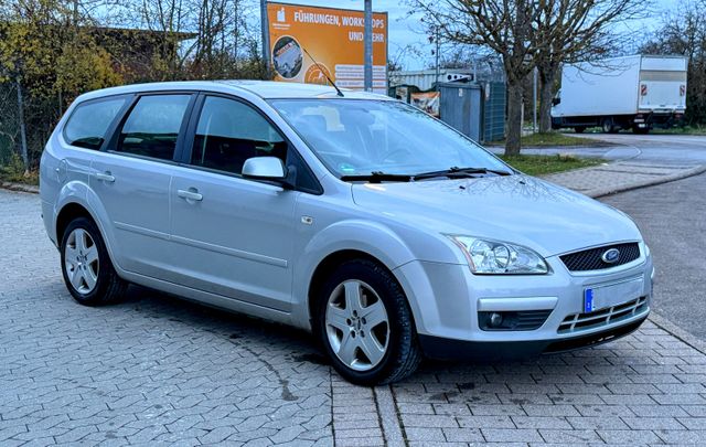 Ford Focus 1.6 Ambiente, Apple Carplay, Standheizung