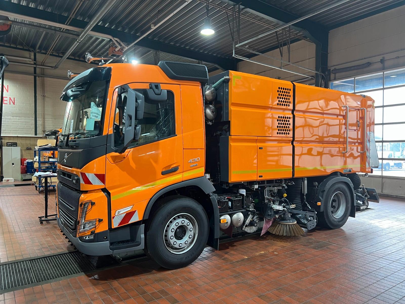 Volvo FM430 mit Walter 8 Aufbau