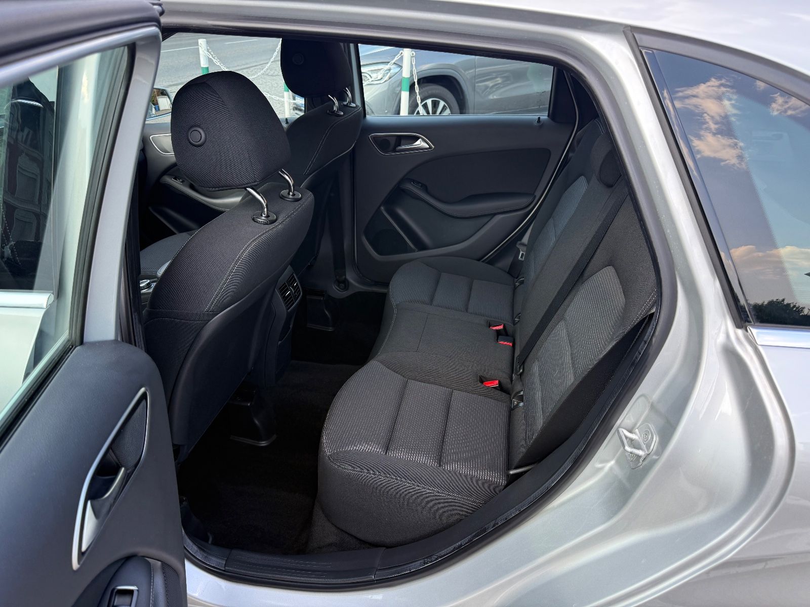 Fahrzeugabbildung Mercedes-Benz B 200 B -Klasse B 200 AUTOMATIK MEMORY FACELIFT