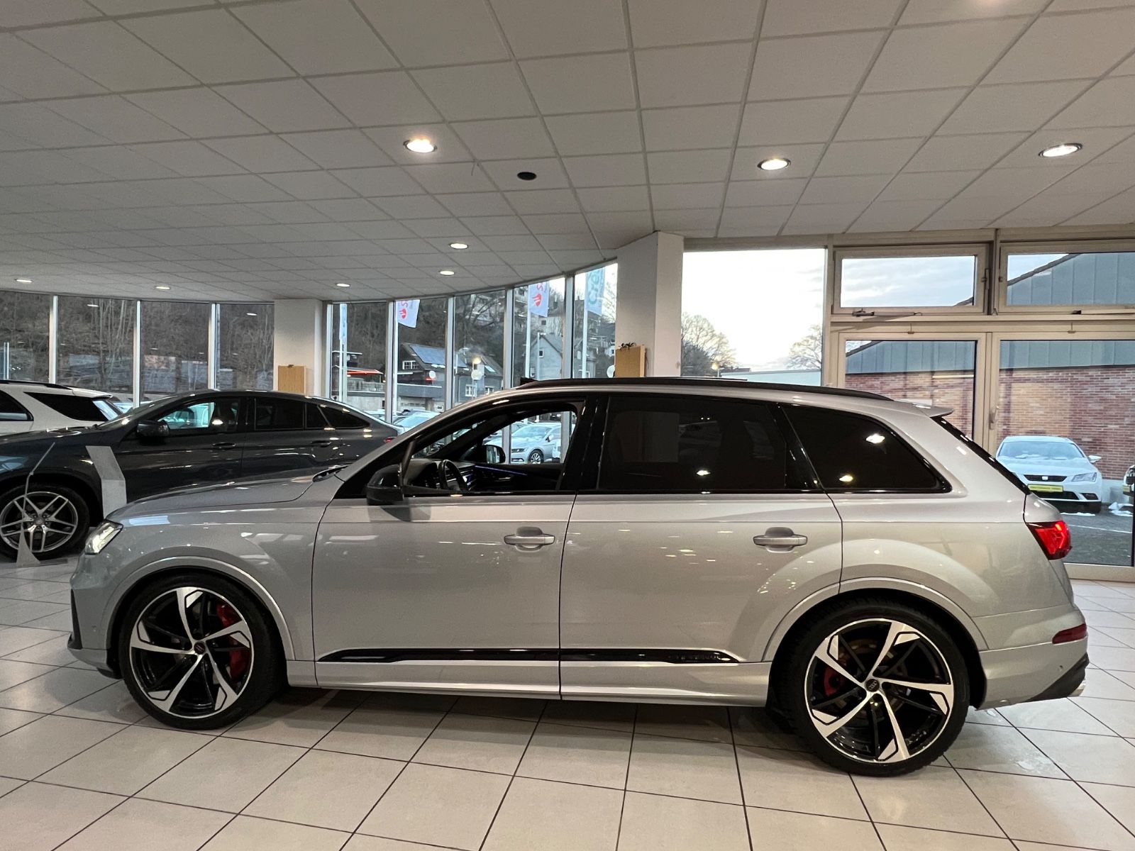 Fahrzeugabbildung Audi SQ7 4.0 TDI quattro*Head-Up * 7.SITZER*