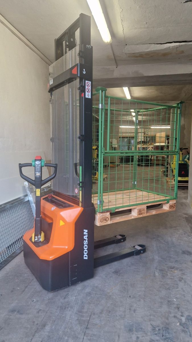 DOOSAN Lithium Hochhubwagen 1,2 T
