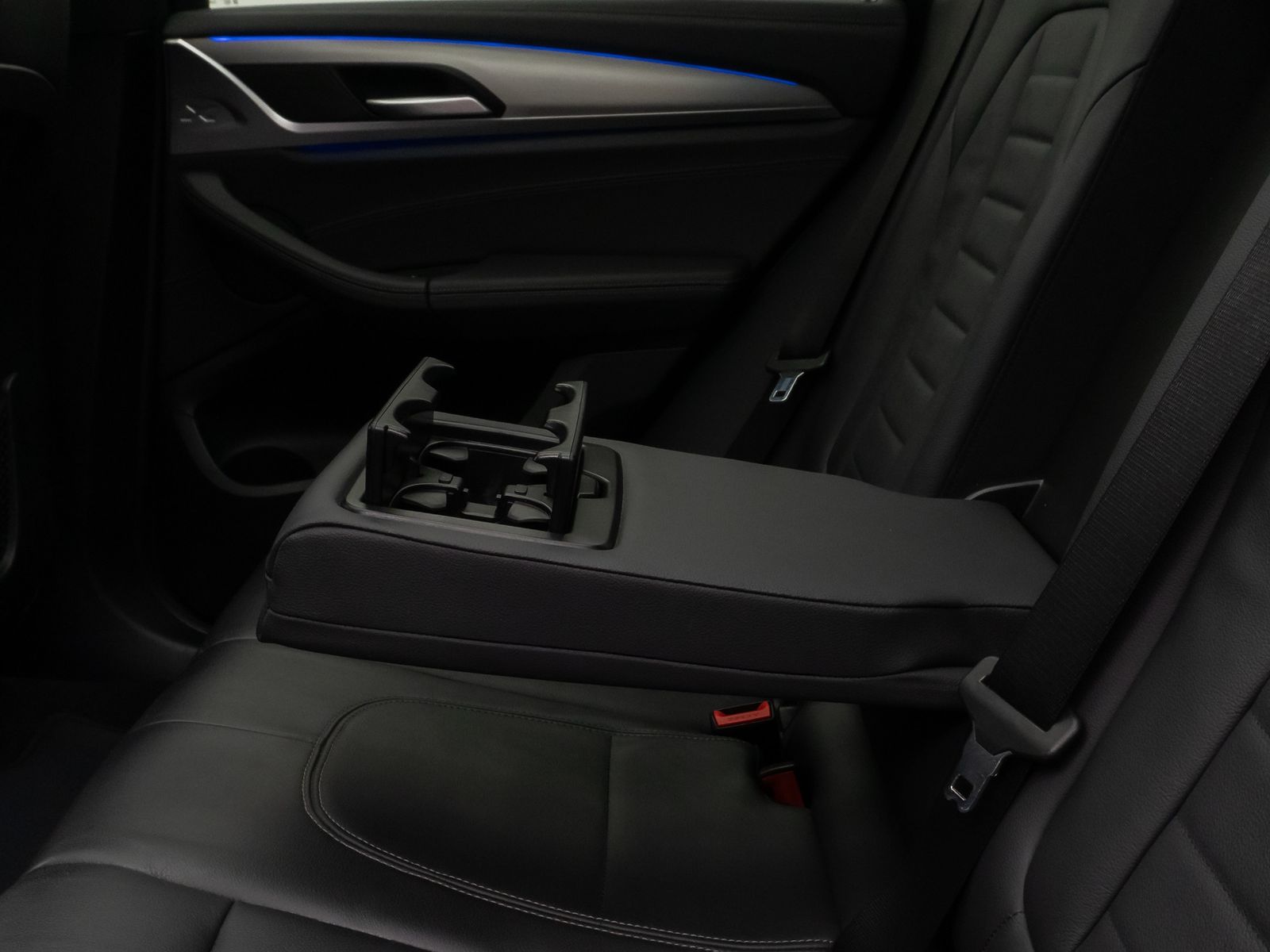 Fahrzeugabbildung BMW X3 xD20i M Sport Kamera Panorama DAB HiFi 20Zoll